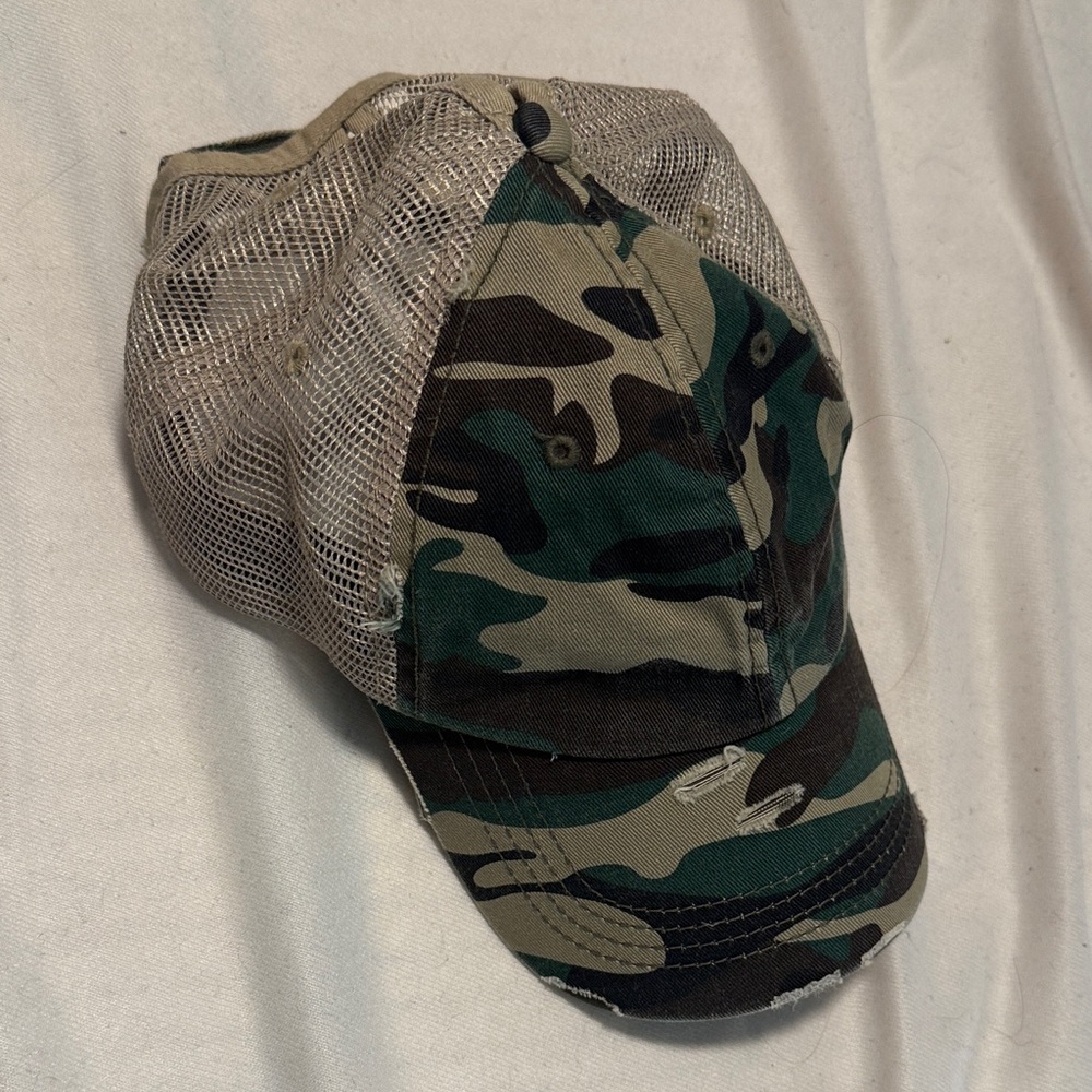 Camouflage women’s ponytail Hat